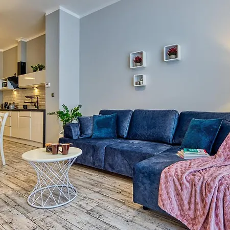 Royal Aparts - Jozefina Chill & Vibes Apartment